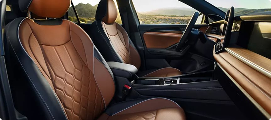 Cognac leather front seats in the Volkswagen Tiguan