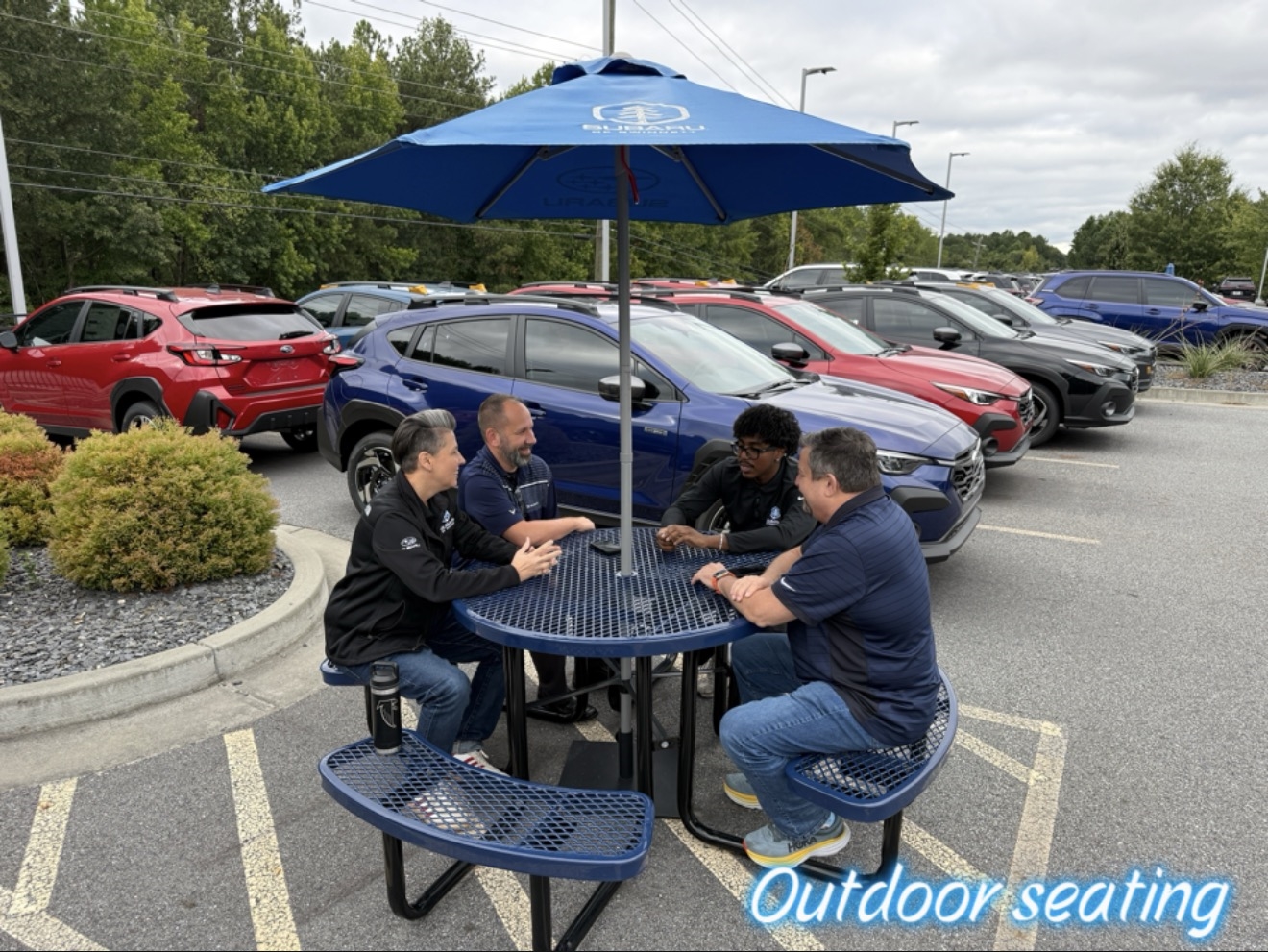 Subaru of Gwinnett outdoor seating area