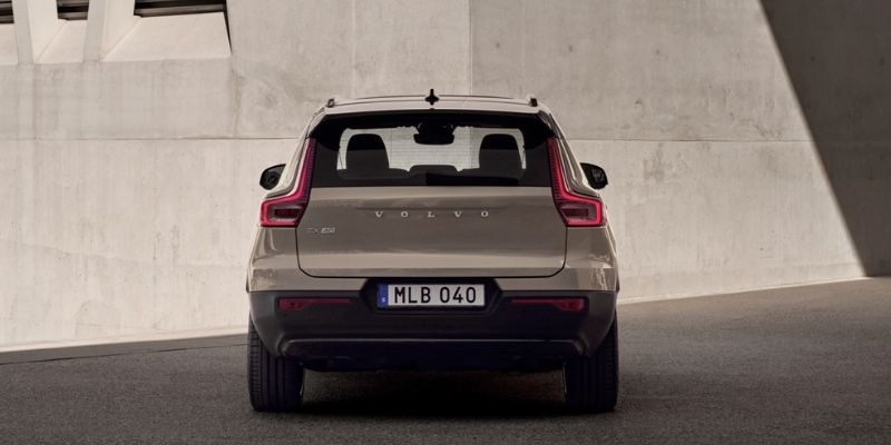 2025 Volvo EX40 technology