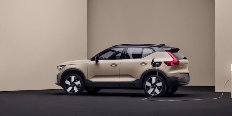  2025 Volvo EX40 performance
