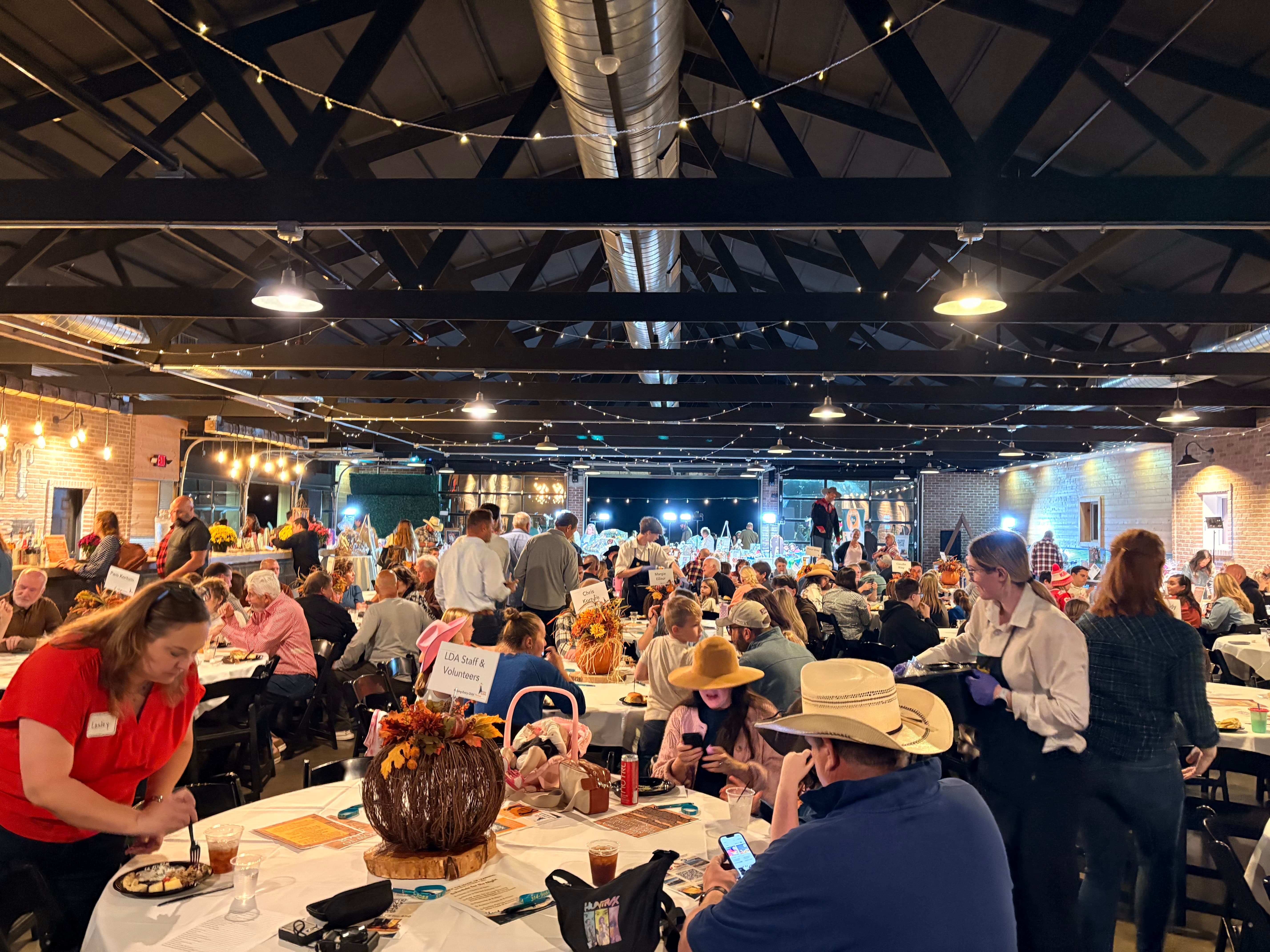 Guests at dinner during the St. Louis LDA fall gathering