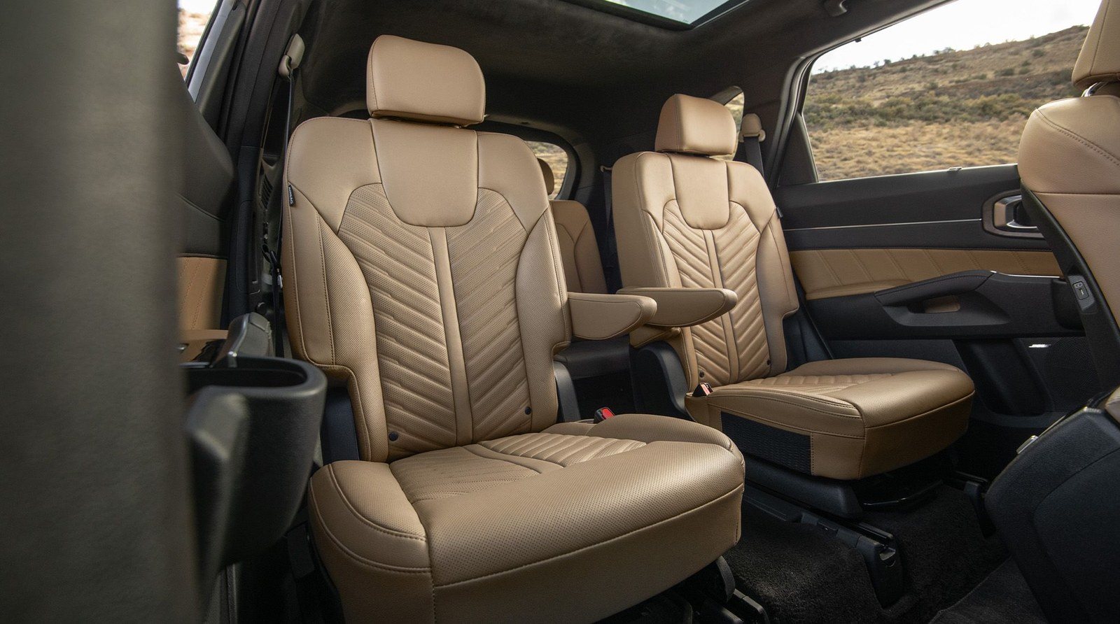 Second-row captain's chairs in a 2027 Kia Sorento