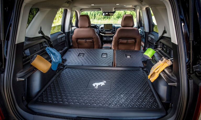 26Ford-Bronco-InteriorCargoSpaceWithSeatsFoldedDown